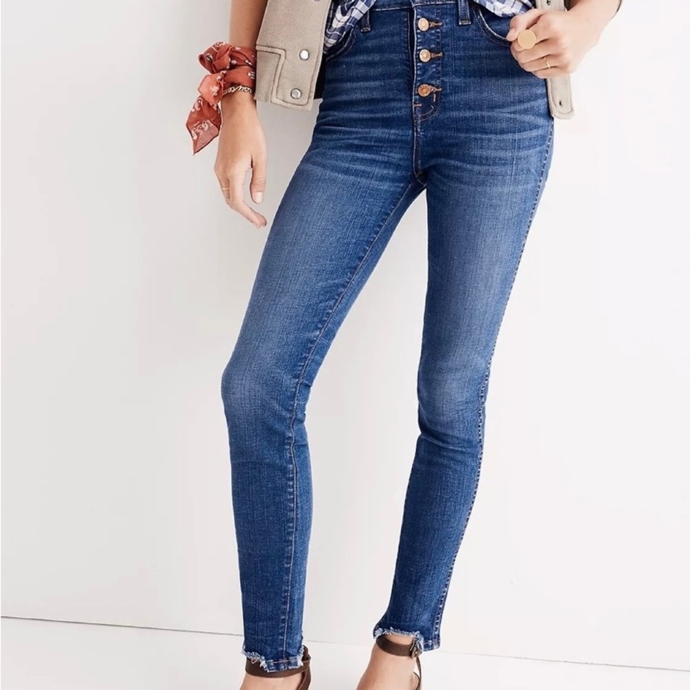 Madewell 10” High Rise Skinny Skinny Jean; chewed hem edition; 29
